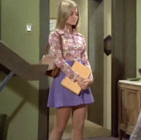 via @/retrochills on instagram ⭒ Retro Attire, Marcia Brady, Tennis Skirt Outfits, High School Fashion, Chicana Style, Daphne Blake, Outfits 70s, Brady Bunch, 60s And 70s Fashion