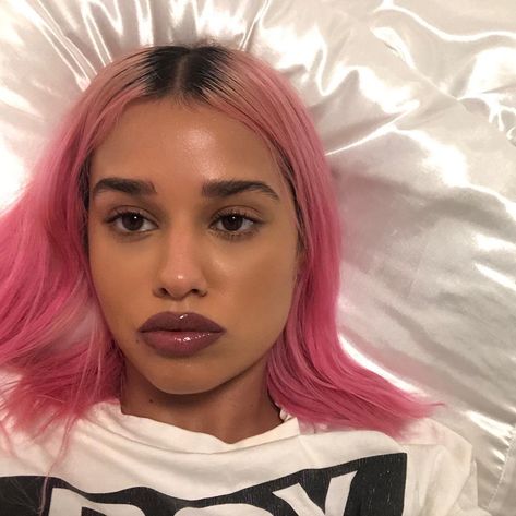 Tommy Genesis, Pink Eyeliner, Contouring Makeup, Hair Color Purple, Hair Color Blue, Hair Dye Colors, Hair Inspiration Color, Hair Color Dark, Hair Inspo Color