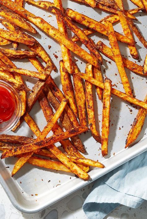 This copycat Five Guys oven baked Cajun fries recipe is the ultimate copycat recipe meets side dish recipe meets snack recipe. #healthyappetizers #appetizers #appetizerideas #appetizerrecipes #healthyrecipes Five Guys Cajun Seasoning Recipe, Five Guys Cajun Fries Recipe, Five Guys Fries Recipe, Copycat Appetizers, Cajun Fries Recipe, Five Guys Burgers, Cajun Fries, Juicy Burgers, Loaded Sweet Potato