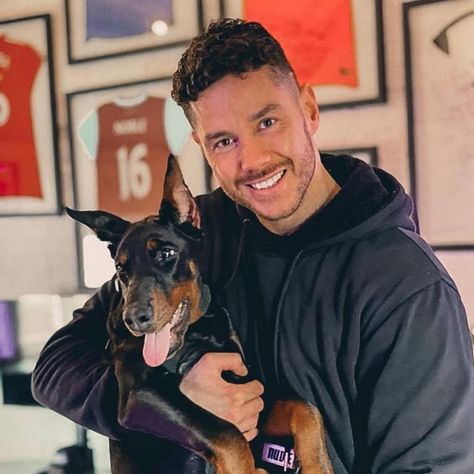 LOVE Island star Scott Thomas has apologised after coming under fire for getting a £15,000 attack with cropped ears. Angry followers slammed him for buying the Doberman Pinscher pup that had its ears and tail cropped by a breeder abroad. Scott – who runs his own PR agency in Manchester – explained he had his […] Georgia Harrison, Ryan Thomas, Food And Fitness, James Maddison, Jesse Lingard, Scott Thomas, Pull Cart, Fitness Business, Pr Agency