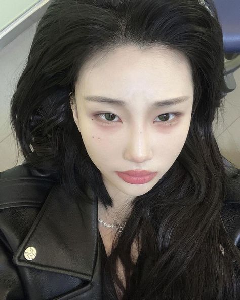 Asian Makeup Monolid, Dark Ulzzang, Monolid Makeup, Asian Makeup Looks, Rpw Port, Hairstyle Fashion, Ulzzang Makeup, Ethereal Makeup, Cute Makeup Looks