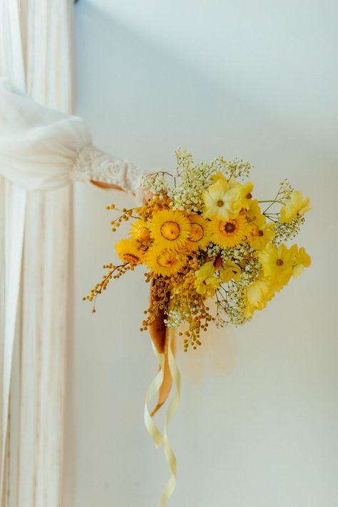 Yellow Photoshoot, Retro Photoshoot, Flowers Poppies, Yellow Bouquets, Sugar Hill, Cottage Rose, Retro Yellow, Sun Flowers, Summer Bouquet