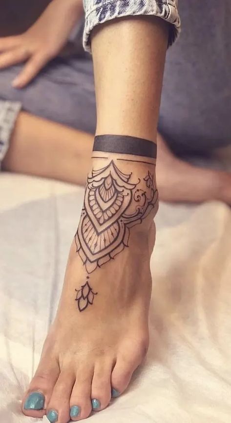 Mandala Foot Tattoo, Back Of Ankle Tattoo, Cuff Tattoo, Ankle Tattoos For Women, Anklet Tattoos, Foot Tattoos For Women, Muster Tattoos, Friendship Tattoos, Leg Tattoos Women