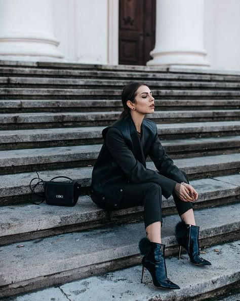 48. Weekly Update Cool Women, City Shoot, Mode Editorials, Street Portrait, Outfit Chic, Photoshoot Concept, Instagram Look, Shooting Photo, Plot Twist