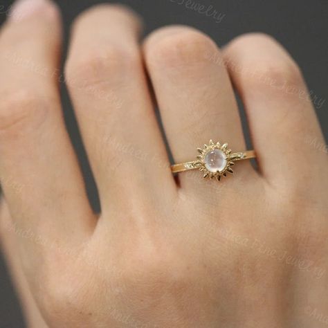 Sun Engagement Ring, Everyday Diamond Ring, Jade Engagement Ring, Pink Diamonds Engagement, Silversmithing Jewelry, Pink Diamond Engagement Ring, Ring Everyday, Argyle Diamonds, Jewelry Accessories Ideas