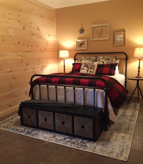 Cabin Bedroom Ideas Rustic, Cabin Guest Bedroom, Cabin Interiors Cozy, Ocean Cabin, Cozy Cabin Bedrooms, Cabin Guest Room, Rustic Cabin Bedroom, Cozy Cabin Bedroom, Cabin Bedroom Decor