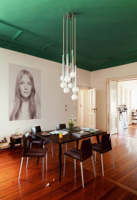 An Emerald Green Dining Room Ceiling | Kitchn Emerald Green Rooms, Green Ceiling, Boho Apartment, Yellow Ceiling, Dark Ceiling, Green Dining Room, Dining Room Paint, Dining Room Ceiling, Colored Ceiling