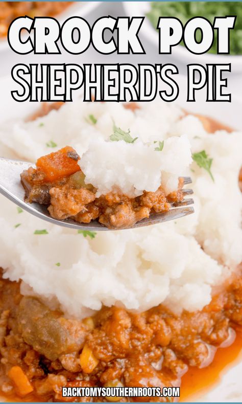 Crock Pot Shepherd's Pie Shepherds Pie Recipe Crockpot, Crockpot Holiday Recipes, Thanksgiving Main Dishes, Cooking Mashed Potatoes, Shepherd Pie, Beef Ideas, Christmas Main Dishes, Pumpkin Vegetable, Christmas Side Dishes