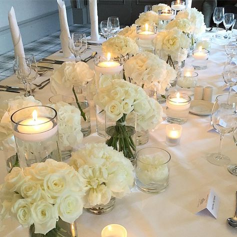 Simple Wedding Table Centerpieces, Peonies Wedding Table, Candle Table Setting, Hydrangea Centerpiece Wedding, Flowers White Roses, White Hydrangea Centerpieces, Wedding Flower Arrangements Table, Wedding Reception Candles, Rose Centerpieces Wedding