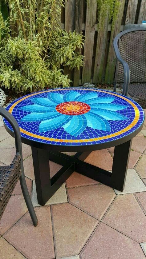 Diy Outdoor Tile, Outdoor Tile Table, Tile Table Top, Mosaic Patio, Mosaic Patio Table, Mosaic Furniture, Outdoor Tile, Diy Table Top, Mosaic Table Top