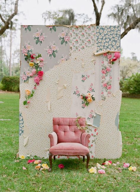 Decor Photobooth, Outdoor Photo Booths, Diy Fotokabine, Diy Wedding Photo Booth, Diy Photo Booth Backdrop, Diy Photo Backdrop, Booth Backdrops, Rustic Farm Wedding, Backdrop Diy