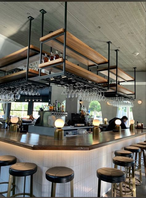 Simple Bar Design Restaurant, Pub Interior Design Modern, Bar Interior Design Industrial, Bar Ideas For Restaurants, Commercial Bar Design Ideas, Commercial Bar Design, Simple Bar Design, Cool Bar Ideas, Bistrot Design