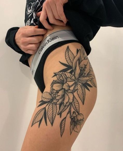 24 Lovely Hip Tattoo Designs For Women - The XO Factor Hip Tattoos For Girls, Circle Tattoo Design, Floral Hip Tattoo, Thigh Piece Tattoos, Back Of Leg Tattoos, Hip Tattoo Designs, Floral Thigh Tattoos, Animal Tattoo Ideas, Thigh Tattoo Designs