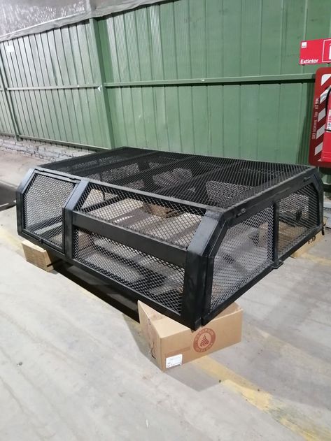 Truck Bed Livestock Hauler, Aksesoris Jeep, Truck Accessories Diy, Welding Trailer, Truck Roof Rack, Truck Accesories, Accessoires 4x4, Truck Canopy, Custom Truck Beds