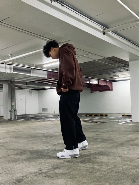 Hoodie Outfit Pose, Simple Guy Outfits Aesthetic, Hoodie Sweatpants Outfit Men, Brown Hoodie Outfit Aesthetic, Fit Pic Ideas Men, Black Hoodie Outfit Men Streetwear, Chino Pants Men Outfits Street Styles, Hoddies Outfits Men Poses, Brown Sweatshirt Outfit Men