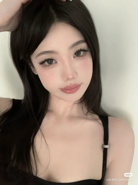 Make Up Ideas Douyin, Asian Makeup Inspiration, Daily School Makeup, Douyin Makeup Aesthetic, Japanese Idol Makeup, Japanese Doll Makeup, Uzzlang Makeup Dark, Asian Style Makeup, Vietnamese Makeup Looks