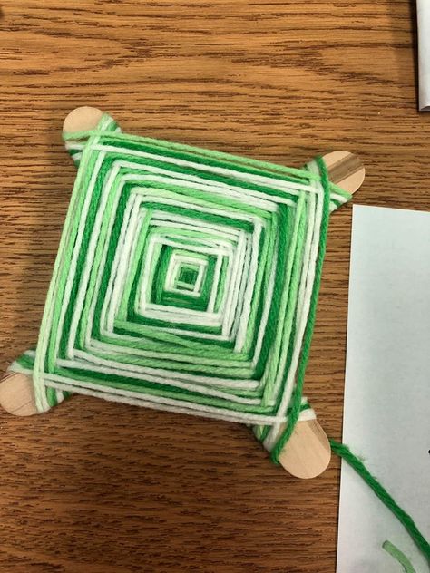 God's Eye Yarn Craft for An Ancient Mayan Indian Unit | TeachersMag.com Maya Inca Aztec Projects, Mayan Unit Study, Ancient Mayan Art, Mayan Civilization Projects, Mayan Activities For Kids, Mayans For Kids, Aztec Crafts, Yarn Crafts For Kids, Mayan History