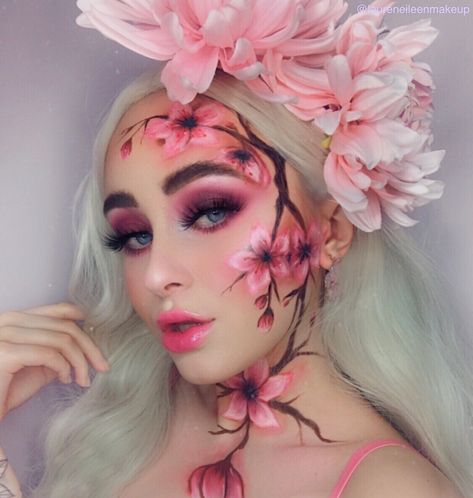 Flower Makeup Halloween, Flower Art Makeup, Make Up Karakter, Make Up Fantasi Flora, Flower On Face Makeup, Flower Fx Makeup, Pink Makeup Look, Seasonal Makeup, Highlight Makeup