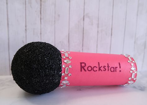 Today I'm sharing this Kids Microphone Craft Tutorial that's fun to make and can easily be customized with your kid's name and favorite colors! Talent Show Crafts For Kids, Microphone Craft For Kids, Homemade Microphone, Microphone Craft, Diy Microphone, Hollywood Theme Classroom, Kids Microphone, Halloween Costume Props, Great Halloween Costumes