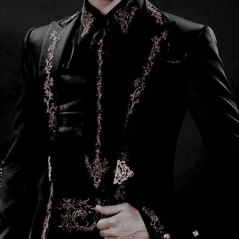 Royal Core, Royalty Aesthetic, Royal Aesthetic, Black Suit, Fantasy Clothing, Character Aesthetic, Fantasy Fashion, Character Outfits, Book Aesthetic