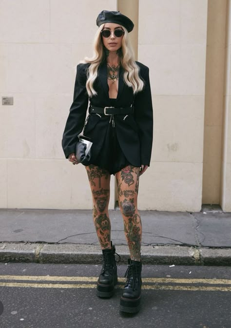 Fancy Rocker Outfit, Rocker Chic Style Grunge, Punk Festival Outfit, Rocker Outfits For Women, Punk Chic, Look Boho Chic, Edgy Accessories, Look Rock, Newsboy Hat