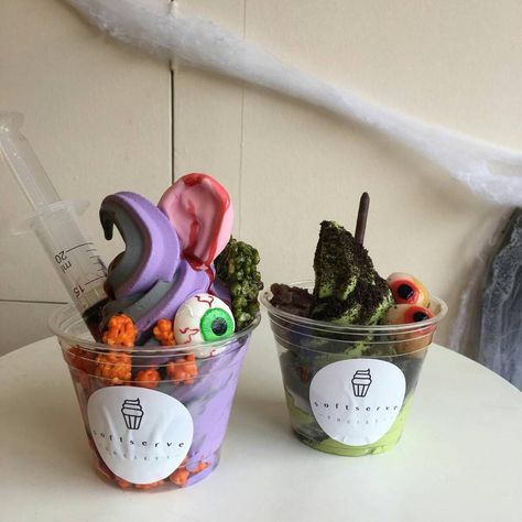 Soft Serve Society, Soft Serve Ice Cream Ideas, Halloween Ice Cream Ideas, Soft Ice Cream Ideas, Ice Cream Shop Ideas, Soft Serve Ice Cream Recipes, Ice Cream Halloween, Ice Cream Costume, Fun Halloween Drinks