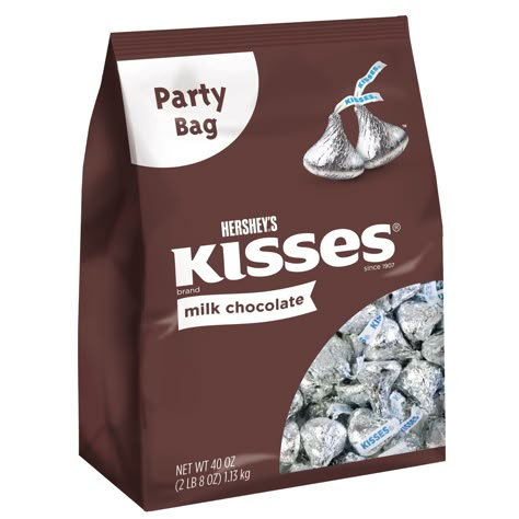 Fini Tubes, Makanan Cepat Saji, Hershey Kisses Chocolate, Gluten Free Milk, Hershey's Kisses, Milk Chocolate Candy, Chocolate Party, Grocery Foods, Kisses Chocolate