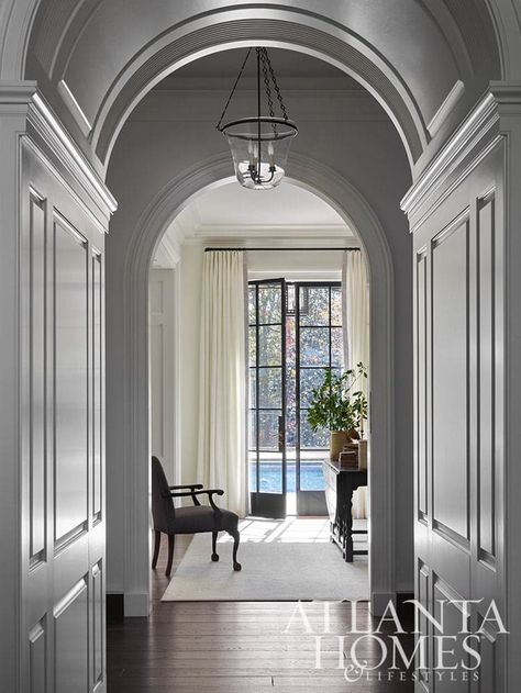 Architect Norman Askins and interior designer Amy Morris have teamed up to give a classic 1920s Tudor Revival home a new lease on life. Source: Atlanta Homes & Lifestyles Architect: Norman Askins Interior Design: Amy Morris Design Landscape Architect: Howard Design Studio Photography: Emily Followill Norman Askins, 1920s Tudor, 1920 House, Patina Farm, Morris Design, Tudor Revival, Atlanta Homes, Design Landscape, Entry Hall