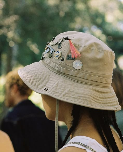 Photo Booth Props Birthday, Hiking Pics, Cute Hiking Outfit, Hiking Hat, Travel Hat, Trendy Dress Outfits, Outdoor Hats, Granola Girl, Mountain Hiking