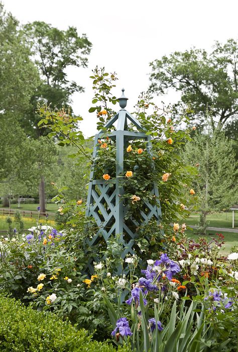 Atlanta Buckhead, Obelisk Trellis, Arbor Trellis, English Today, Garden Obelisk, Planters Garden, Georgian House, Easy Landscaping, Traditional Landscape