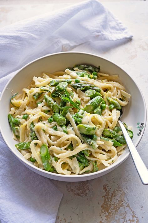 Vegan Couscous, Pine Nuts Pasta, Creamy Garlic Pasta, Green Pasta, Caramelized Onion Dip, Plant Based Yogurt, Vegan Parmesan Cheese, Asparagus Pasta, One Skillet Meals