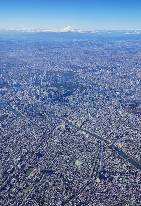 Clear view of Metropolitan Tokyo all the way to Mt Fuji by 9999monkeys The post Clear view of Metropolitan Tokyo all the way to Mt Fuji appeared first on Alo Japan. Arte Robot, Mt Fuji, Urban Architecture, Concept Ships, Future City, World Cities, Japan Photo, City Wallpaper, City Architecture