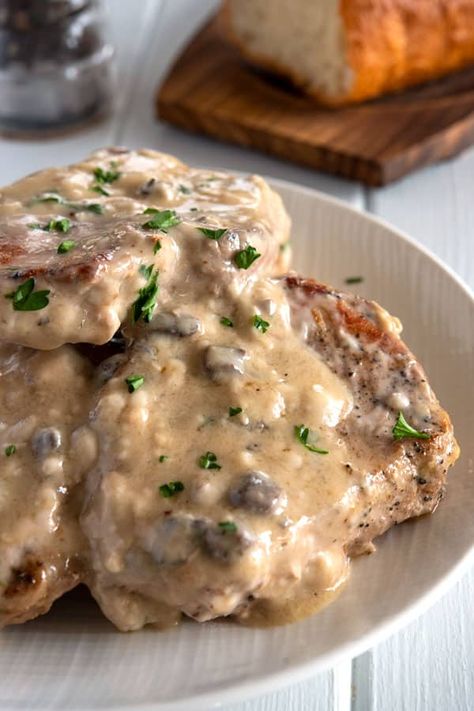 Mushroom Soup Pork Chops, Bake Pork Chops, Baked Boneless Pork Chops, Oven Pork Chops, Pork Chops And Rice, Boneless Pork Chop Recipes, Pork Chop Recipes Crockpot, Baked Pork Chops Oven, Mushroom Pork Chops