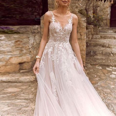 Madi Lane Wedding Dress, Madi Lane, Floor Length Wedding Dress, Wedding Dress Flowy, Occasion Dresses Wedding, Ball Gown Skirt, Wedding Dress Fabrics, Traditional Wedding Dresses, Lace Bridal Gown