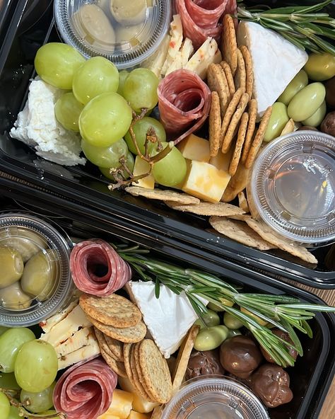 Girls just wanna have aesthetic picnics in the park 💐 What’s a must have on your charcuterie board? Park Charcuterie Board, Picnic Charcuterie Board To Go, Charcuterie Picnic Basket, Cheese Platter Picnic, Picnic Aesthetic Charcuterie, Charcuterie Picnic, Marriage Life, Picnic In The Park, Charcuterie Board