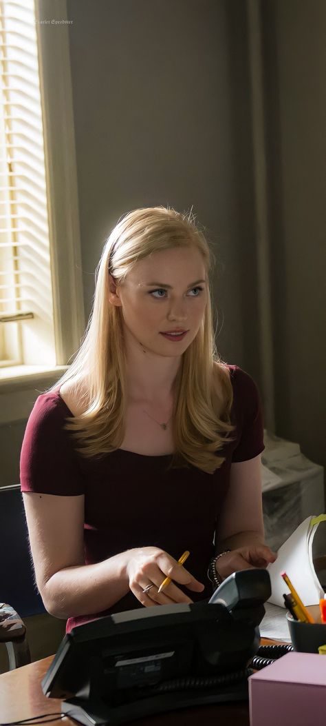 Deborah Ann Woll Blonde, Deborah Ann Woll Daredevil, Marvel Actress, Karen Page, Kelly Lebrock, Deborah Ann Woll, Flowers Field, Marvel Daredevil, Hollywood Celebrity