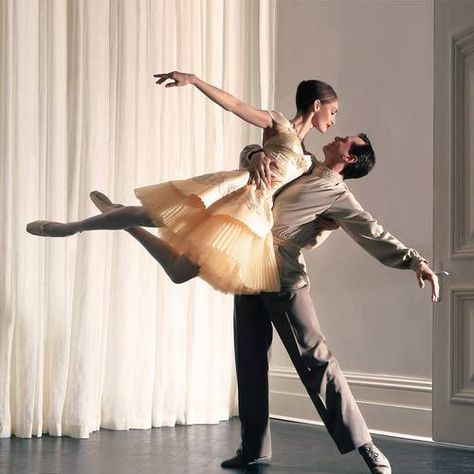 Ballet Lifts, Ballet Couple, Justin Smith, Australian Ballet, Ballet Poses, Ballet Art, Ballet Photos, Dance Movement, Dancing Aesthetic