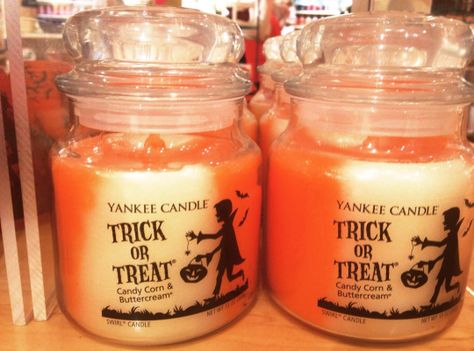 Yankee Candle Halloween, Yankee Candle Fall, Yankee Candle Scents, Candle Obsession, Candle Halloween, Sweet Candles, Candle Scents, Yankee Candles, Halloween Candle