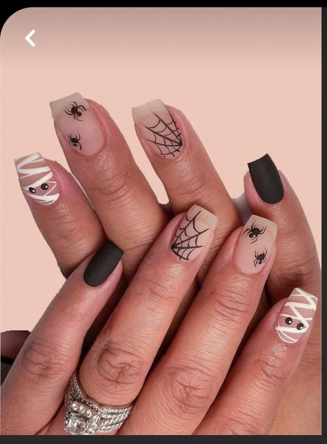 Square Tip Halloween Nails, Halloween Themed Nails Acrylic, Halloween Short Nail Designs, Spider Halloween Nails, Simple Halloween Nail Art, Oct Nails, Short Halloween Nail Designs, Halloween Nails Square, Halloween Themed Nails