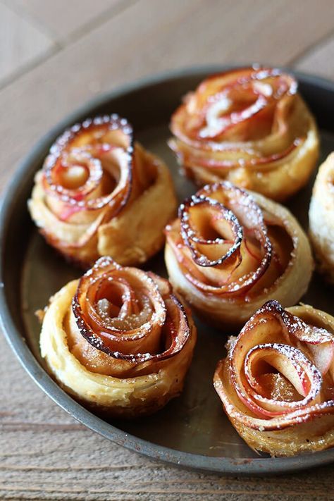 How to Make Apple Roses - Handle the Heat Apple Roses Recipe, Rosh Hashanah Desserts, Apple Rose Pastry, Healthy Apple Desserts, Baked Apple Dessert, Apple Pastry, Caramel Apple Cheesecake, Rose Recipes, Apple Roses