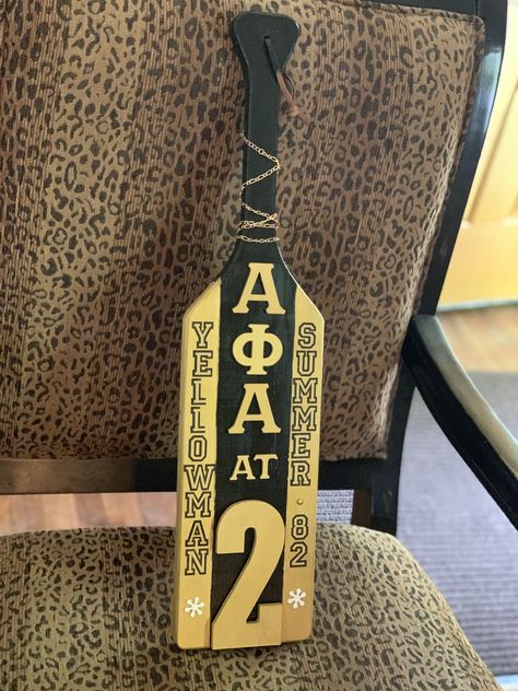 D9 Greek Paddles, Paddle Sorority, Fraternity Paddles, Paddle Designs, Greek Crafts, Greek Paddles, Alpha Phi Alpha Fraternity, Alpha Fraternity, Sorority Paddles