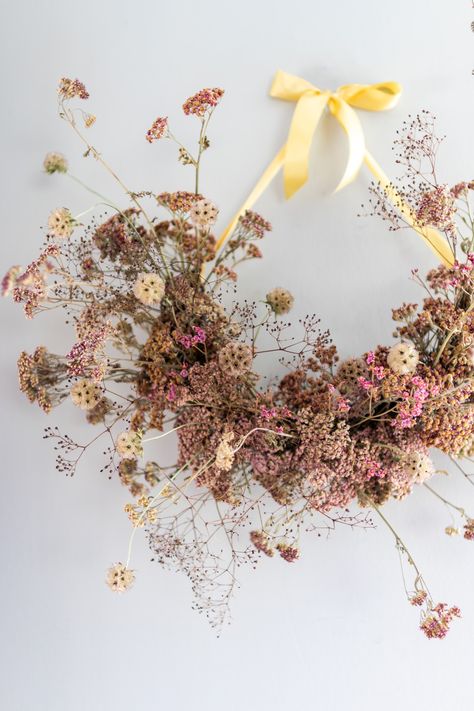 Pastel Wreath, Dried Floral Wreaths, Willow Wreath, Dried Wreath, Dried Flower Wreaths, Flower Installation, Holiday Floral, Green Room, Xmas Wreaths