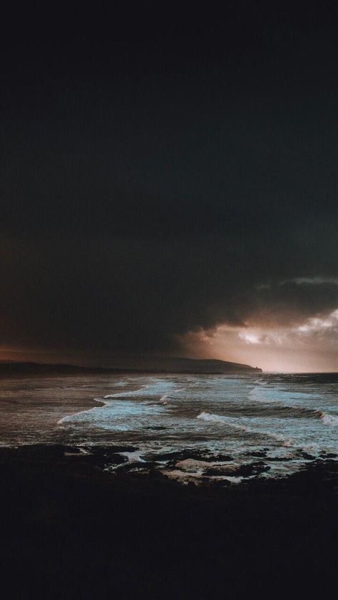 Dark Landscape Photography, Landscape Ideas Front Yard Curb Appeal, Dark Beach, Landscape Design Drawings, Vintage Craftsman, Dark Landscape, Wallpaper Sky, Moody Photography, Landscape Photography Tips