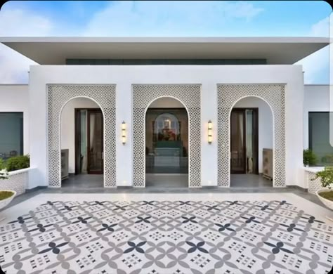 Moroccan Facade Design, Modern Mughal Architecture, Modern Andalusian Architecture, Moroccan Facade, Moroccan House Exterior, Islamic Architecture House, Moroccan Exterior, Mosque Design Islamic Architecture, Andalusian Architecture