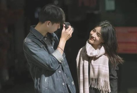 Korean Couple Photoshoot, Couple Poses Reference, 사진 촬영 포즈, Romantic Videos Couples, Couple Picture Poses, Love Couple Photo, Photo Poses For Couples, Cinematic Photography, Couples Poses For Pictures