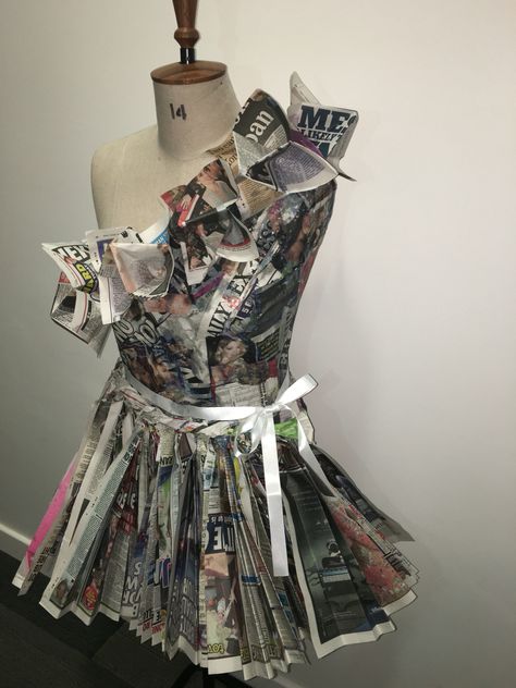 News Paper Outfit, News Paper Dress, Uni Fashion, Unconventional Fashion, Newspaper Dress, Paper Dress, Frill Dress, Fashion Project, Art Dress