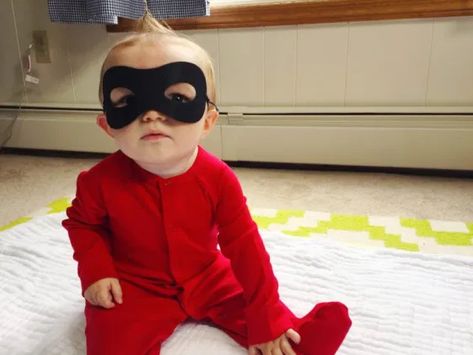 Jack Jack Incredibles, Diy Baby Halloween Costumes, Easy Diy Halloween Costumes, Fall Baby Pictures, Newborn Halloween Costumes, Newborn Halloween, Baby Costume