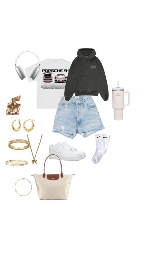 this is a outfit for school whith shorts Outfit Ideas For School With Shorts, Sweatpants Shorts Outfit, Nike Socks Outfit, Country Club Outfit, Black Shorts Outfit, Outfit For School, A Outfit, Summer School Outfits, Outfits For School