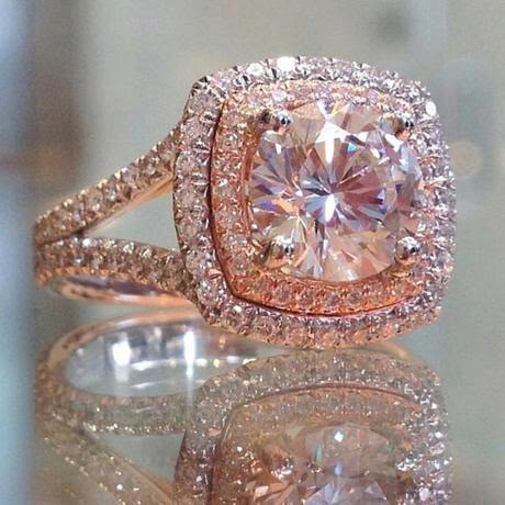 Engagement Ring Eye Candy: Rose Gold Engagement Rings - Paperblog Rose Gold Halo Engagement Ring, Pink Diamond Ring, Rose Gold Halo, Engagement Ring Rose Gold, Tiffany Jewelry, Women's Rings, Rose Gold Engagement, Halo Engagement Rings, Rose Gold Jewelry