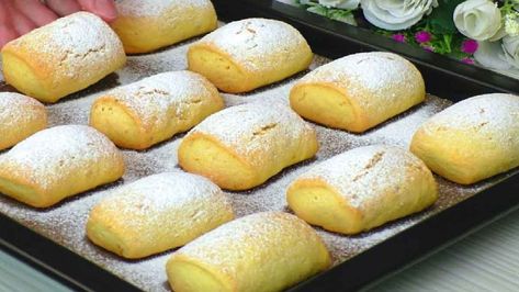 Biscotti Biscuits, Italian Biscuits, Italian Cuisine Recipe, Desserts With Biscuits, Biscotti Cookies, Biscotti Recipe, Sweet Buns, Truffle Recipe, Italian Cookies